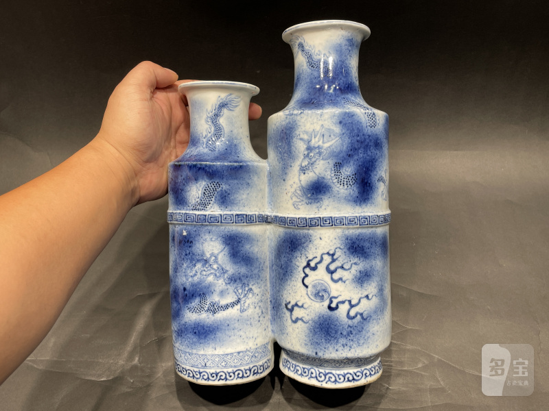 清中期 唐英风格青花云龙纹双联瓶（带木座） - 图4